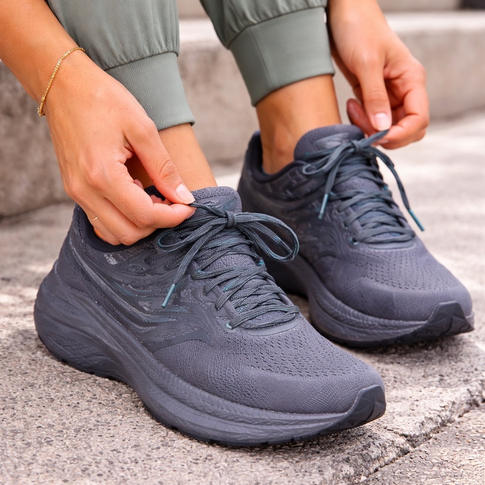 Saucony Triumph 20 Women’s 7 Gray Teal Running Shoes S10759-101